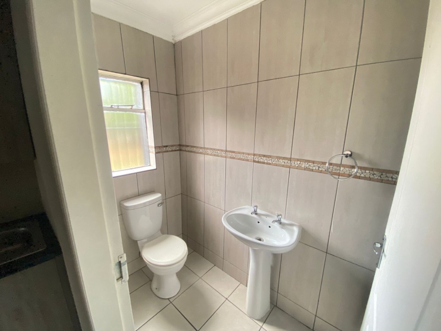 5 Bedroom Property for Sale in Willows Free State